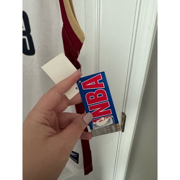 NWT Reebok Authentic Cleveland Cavaliers Lebron James 23 Jersey Youth Large - Picture 5 of 5